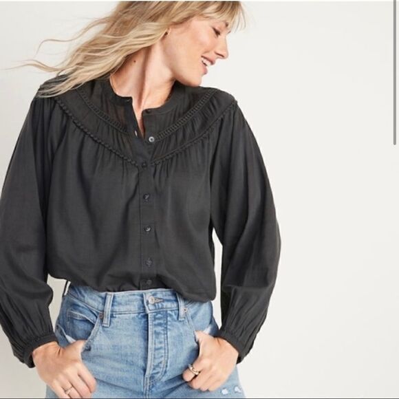 Unbranded Tops - Old Navy Oversized Crochet Pom-Pom Dolman-Sleeve Blouse